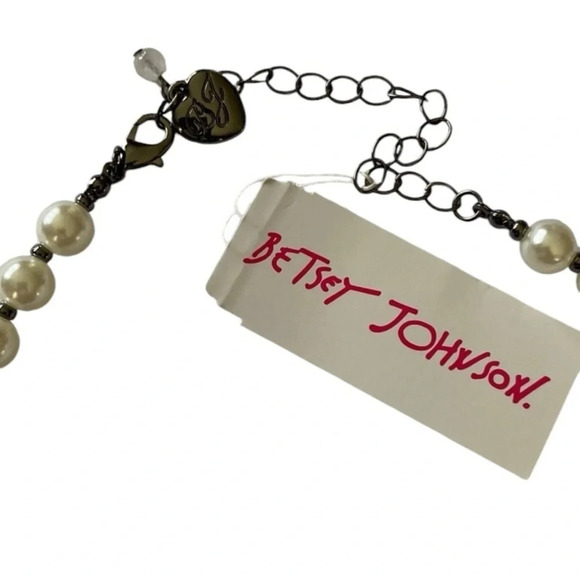 BETSEY JOHNSON Halloween Glam Vampire Revival Pearls & Charms Necklace NEW NWT - Picture 15 of 16